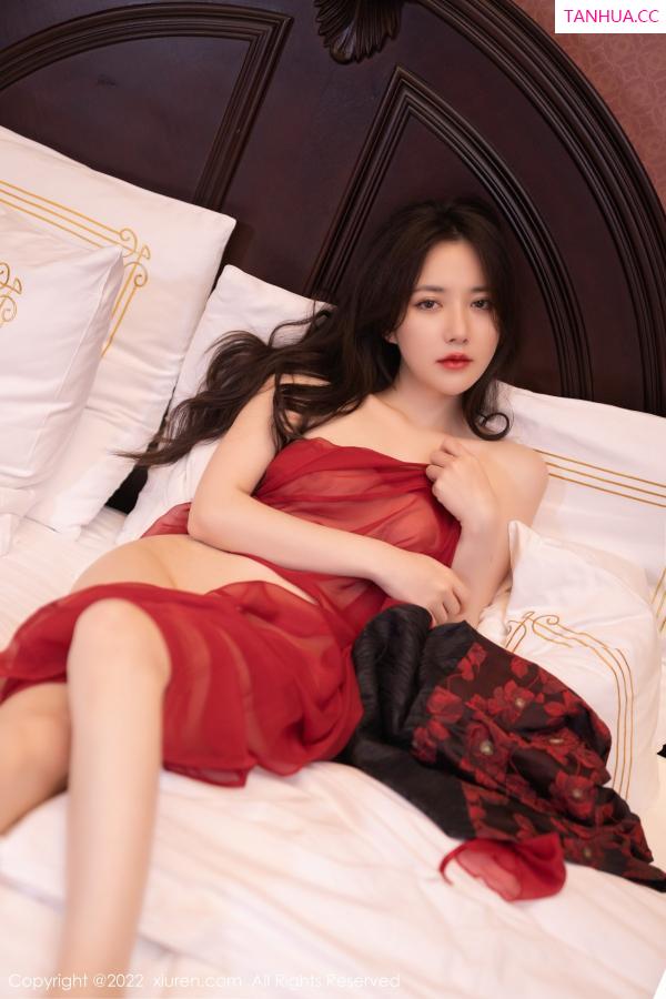 鱼子酱fish  [XiuRen]高清写真图 2022.10.21 No.5747 鱼子酱Fish 北京旅拍第76张图片
